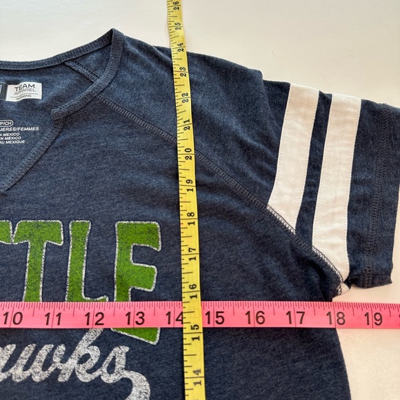 *RELISTED* Seattle Seahawks NFL Team Apparel Blue T-shirt Women’s Size Small - Picture 9 of 11